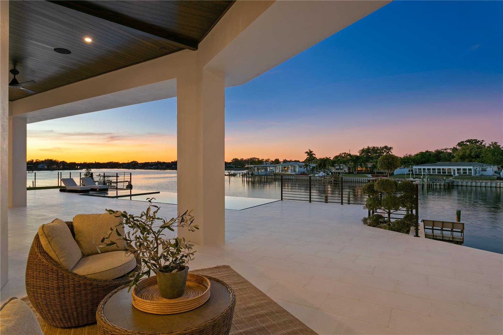 Image 41 of 44 For 1075 31st Terrace Ne