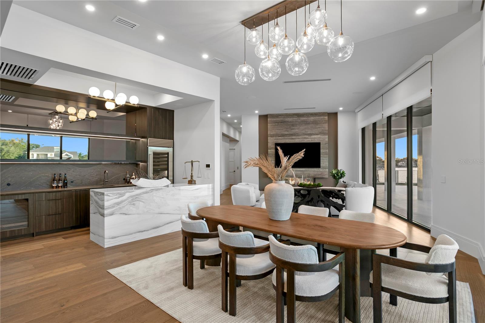 Image 7 of 44 For 1075 31st Terrace Ne