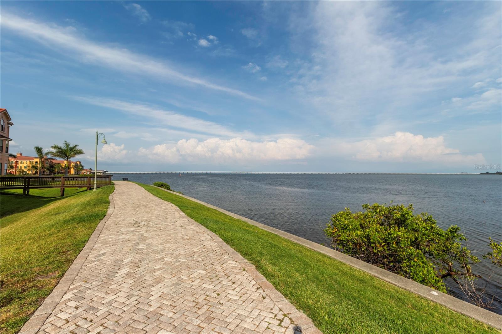 Image 21 of 23 For 2739 Via Capri  1011