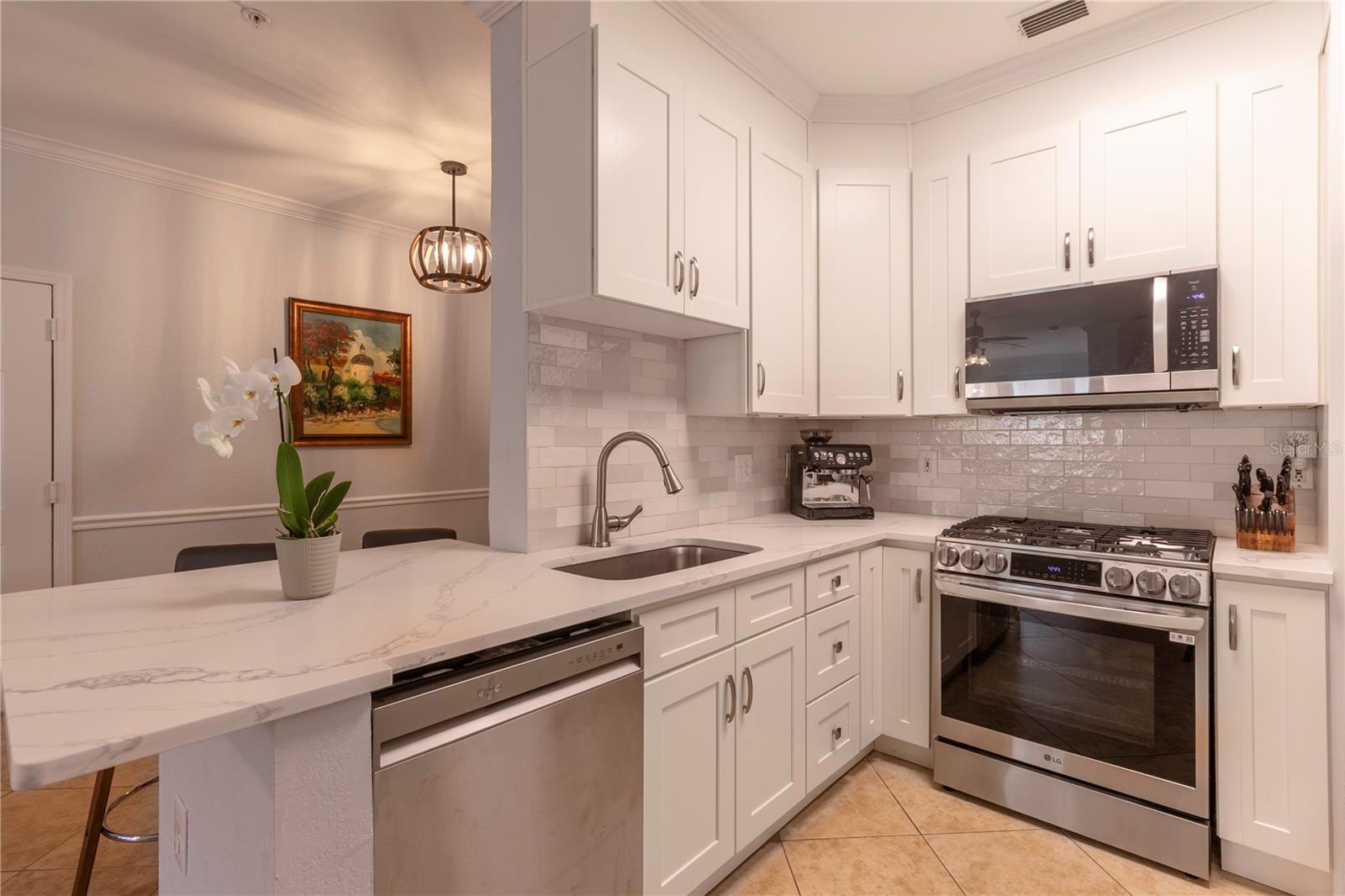 Image 8 of 23 For 2739 Via Capri  1011