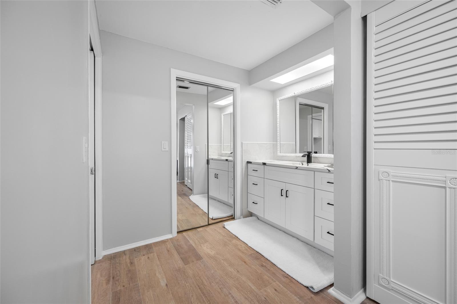 Image 27 of 64 For 1932 Oro Court