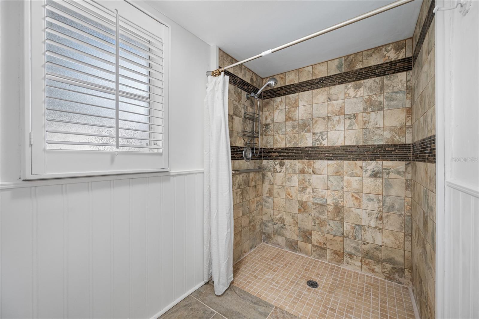 Image 30 of 64 For 1932 Oro Court