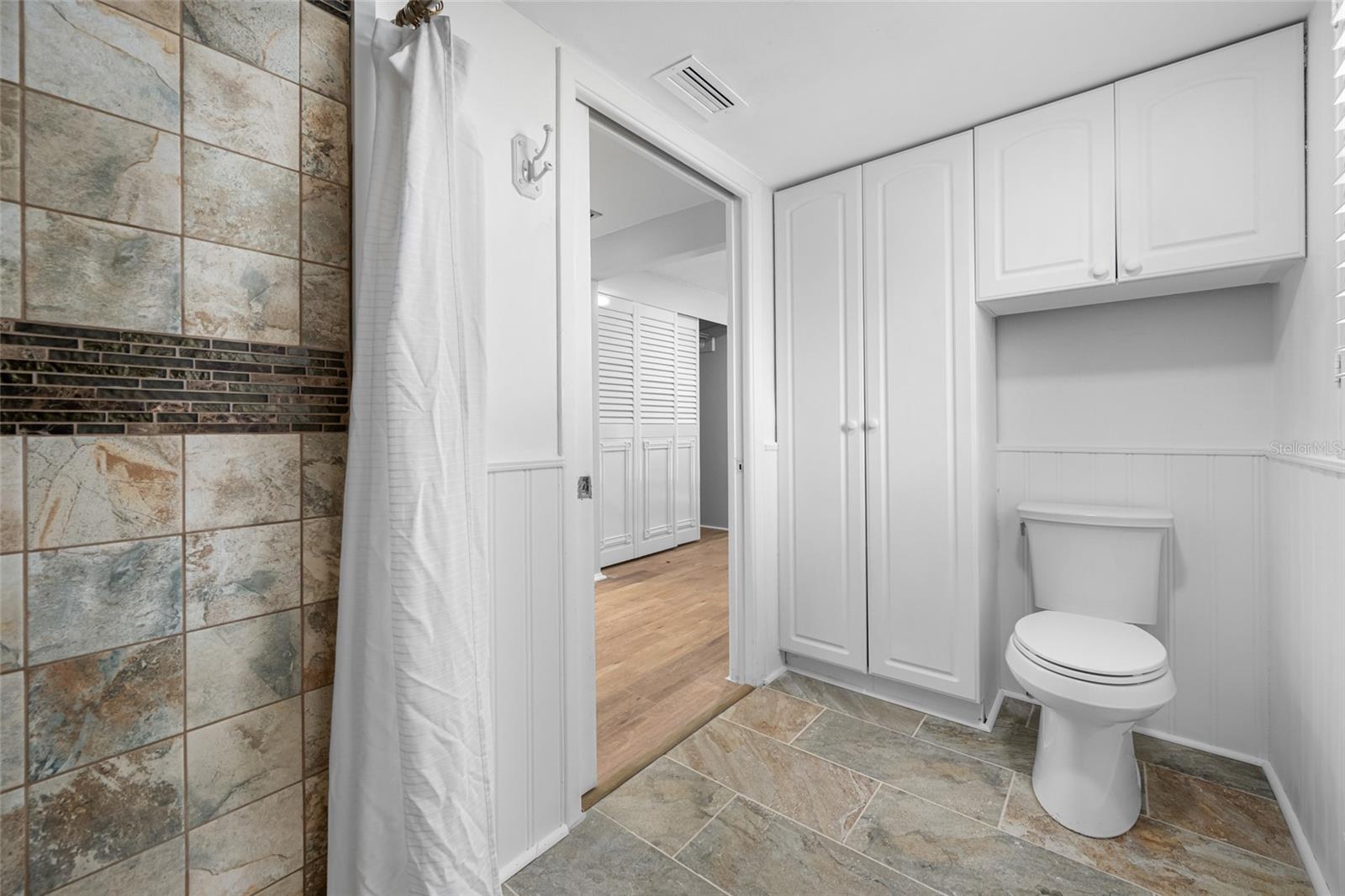 Image 31 of 64 For 1932 Oro Court