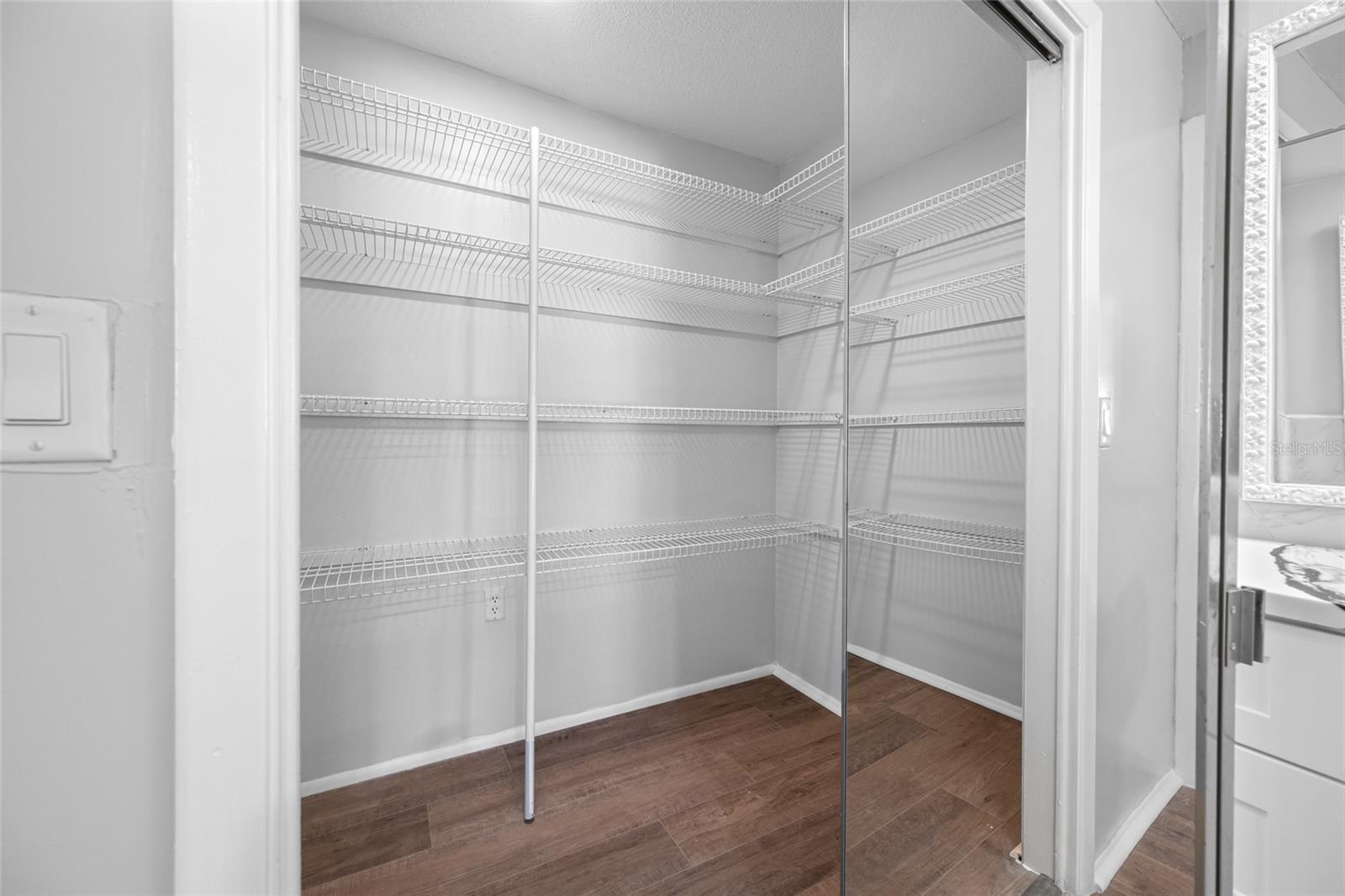 Image 32 of 64 For 1932 Oro Court