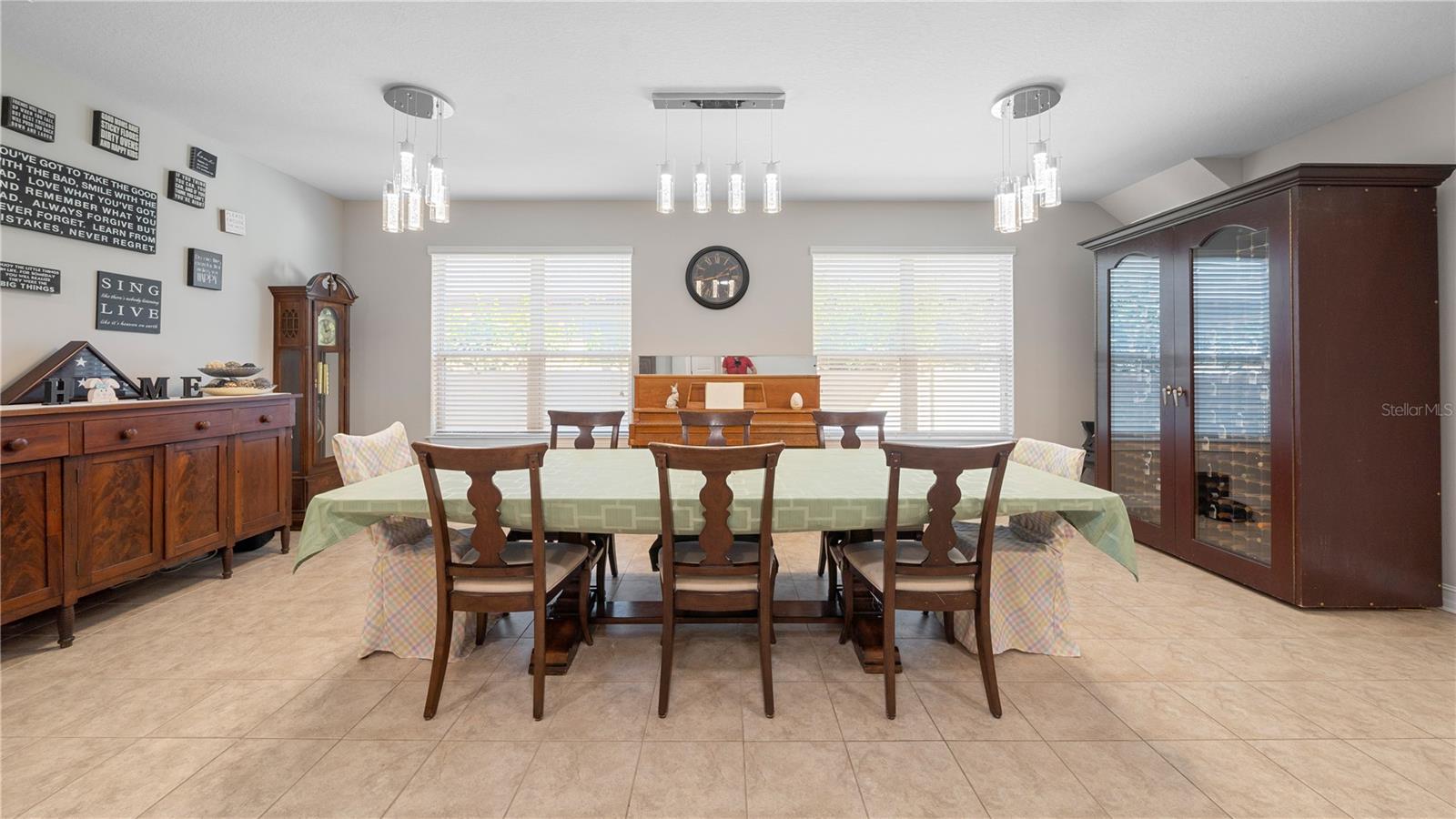 Image 10 of 60 For 13085 Utopia Loop