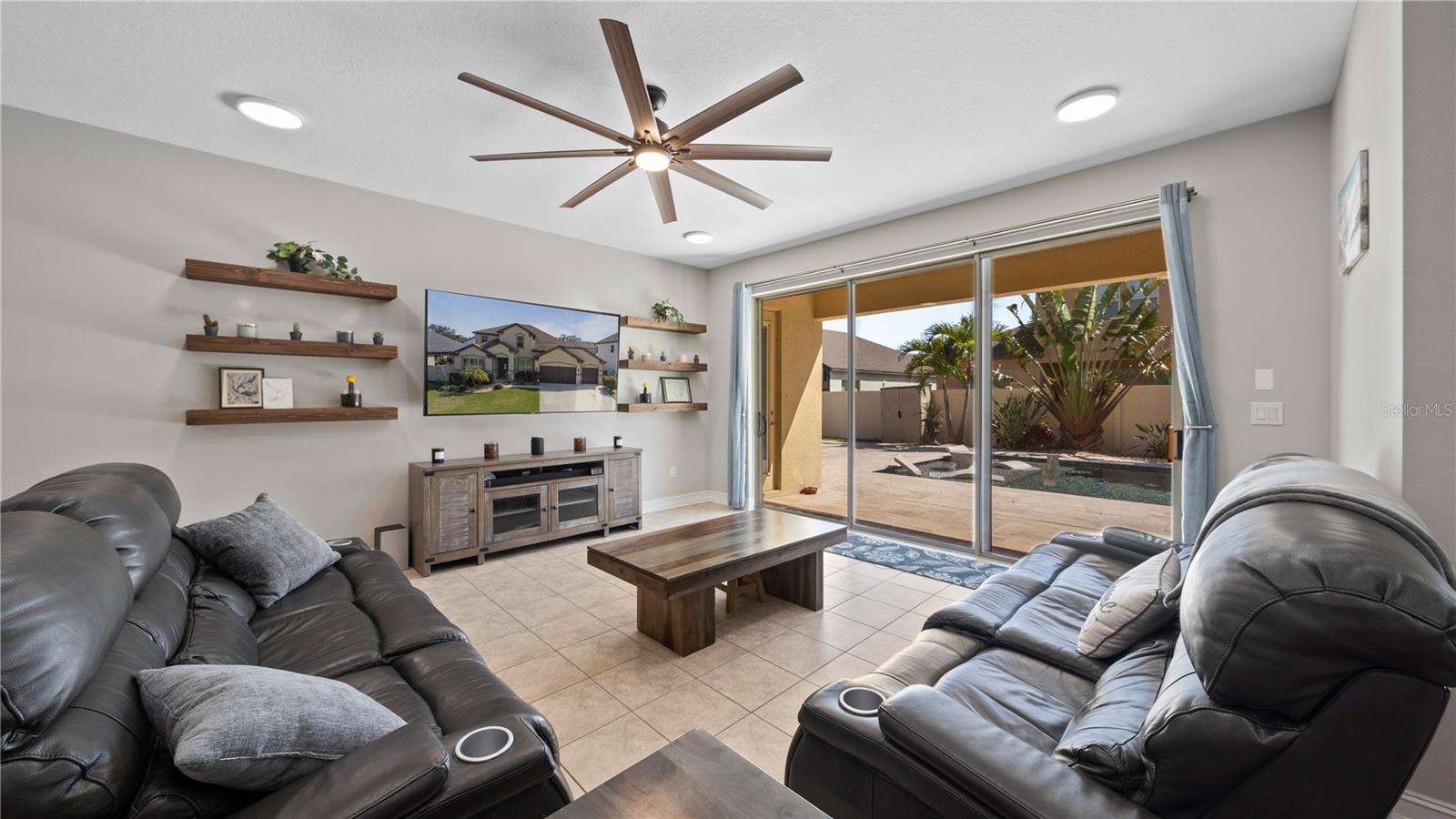 Image 18 of 60 For 13085 Utopia Loop