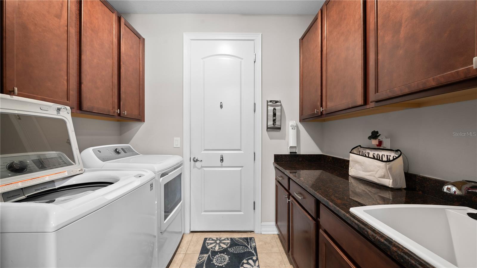 Image 25 of 60 For 13085 Utopia Loop