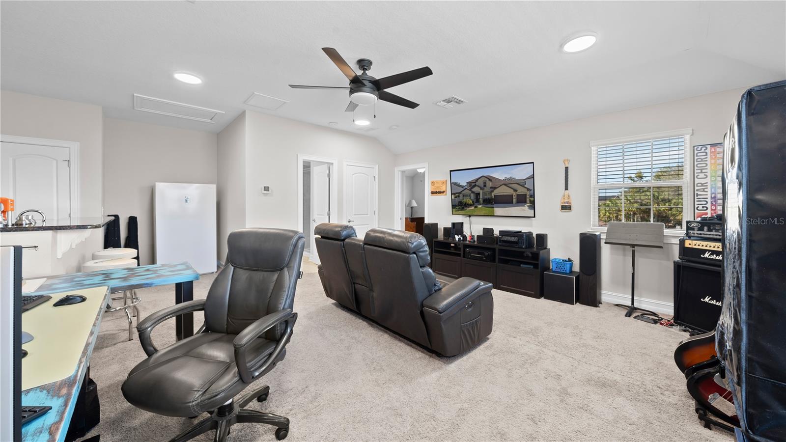 Image 35 of 60 For 13085 Utopia Loop