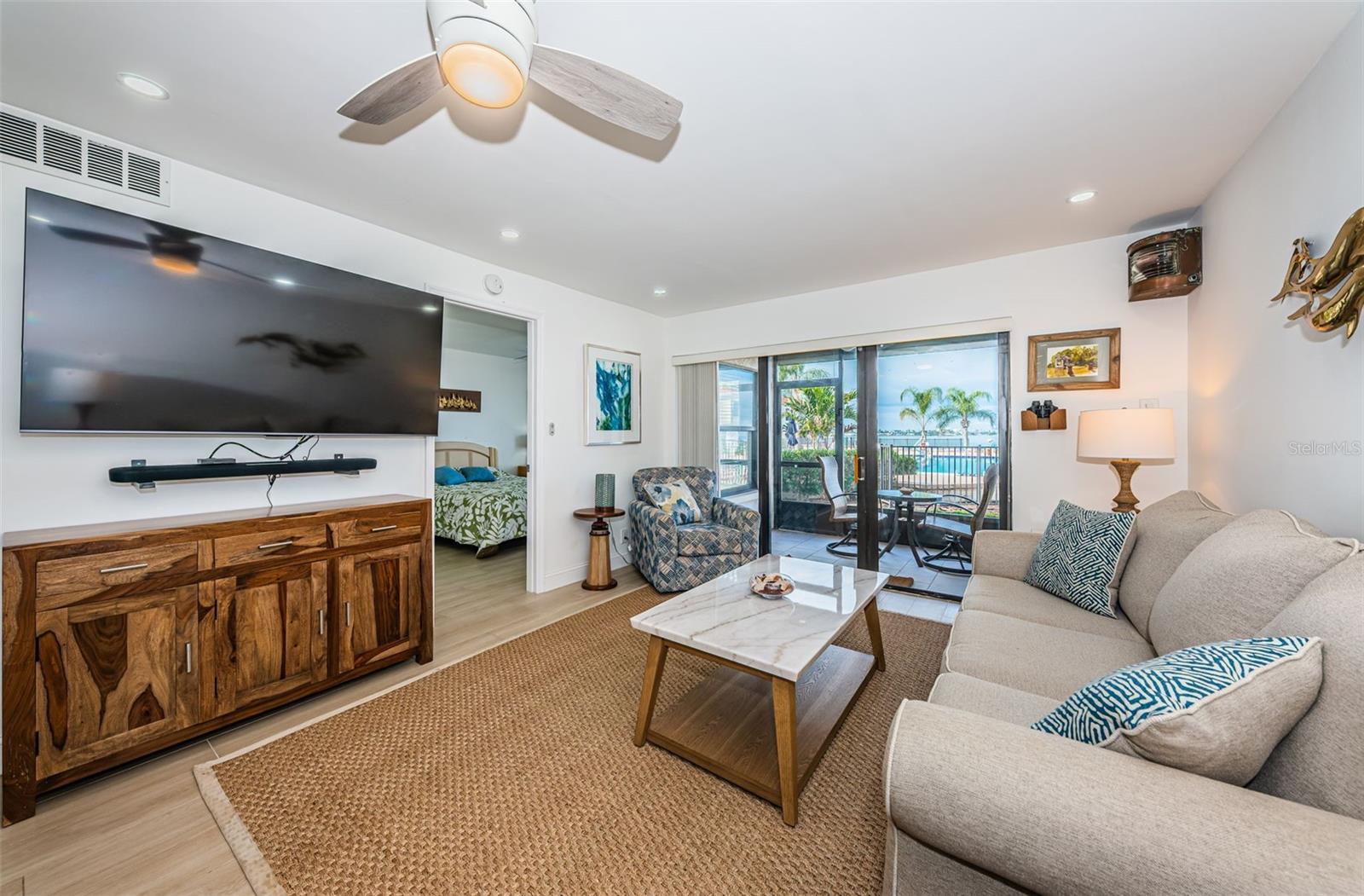 Image 17 of 65 For 6051 Sun Boulevard 103