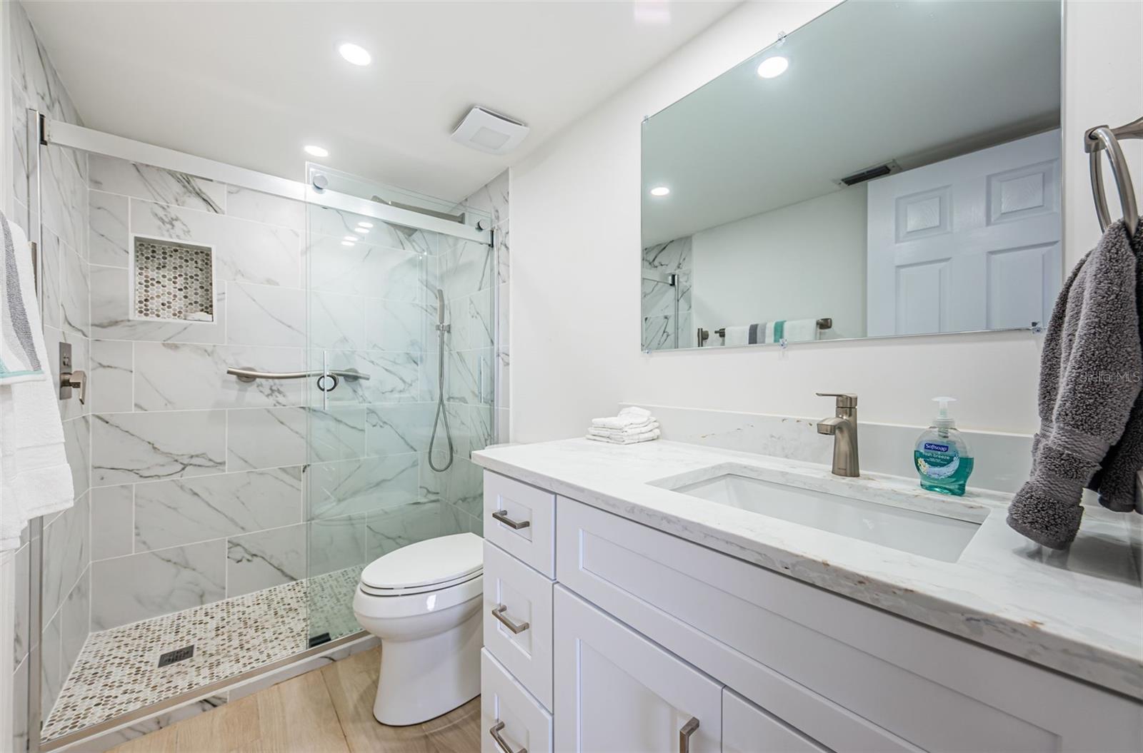 Image 26 of 65 For 6051 Sun Boulevard 103