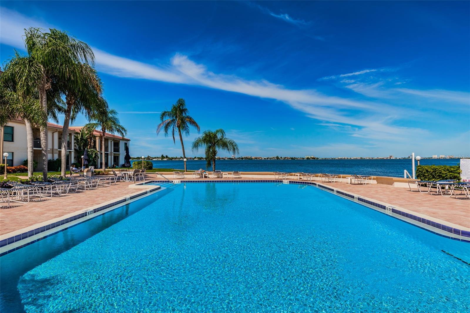 Image 42 of 65 For 6051 Sun Boulevard 103