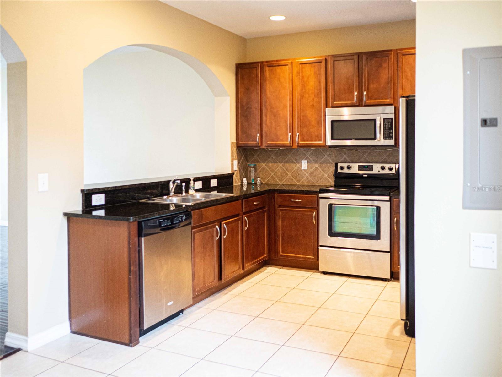 Image 5 of 25 For 12636 Carlby Circle