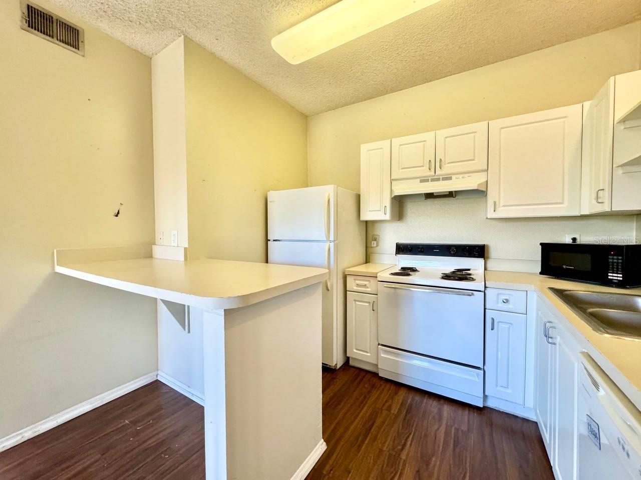 Image 6 of 24 For 10110 Winsford Oak Boulevard 623