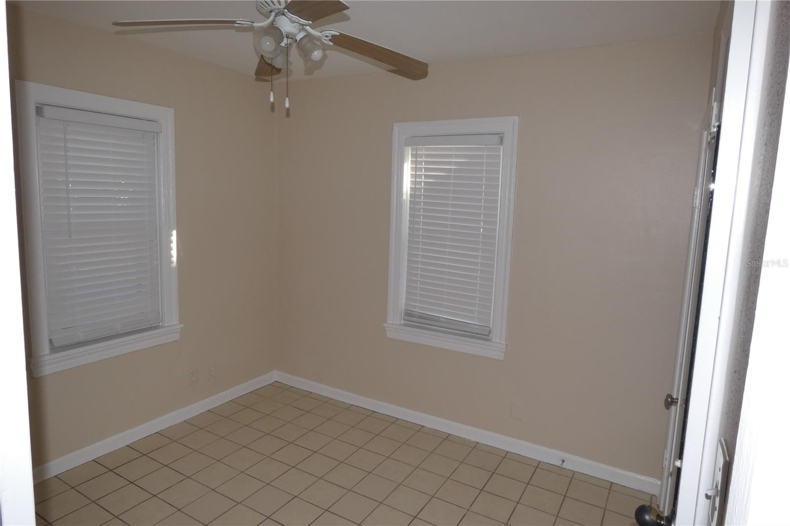 Image 11 of 16 For 210 43rd Avenue N