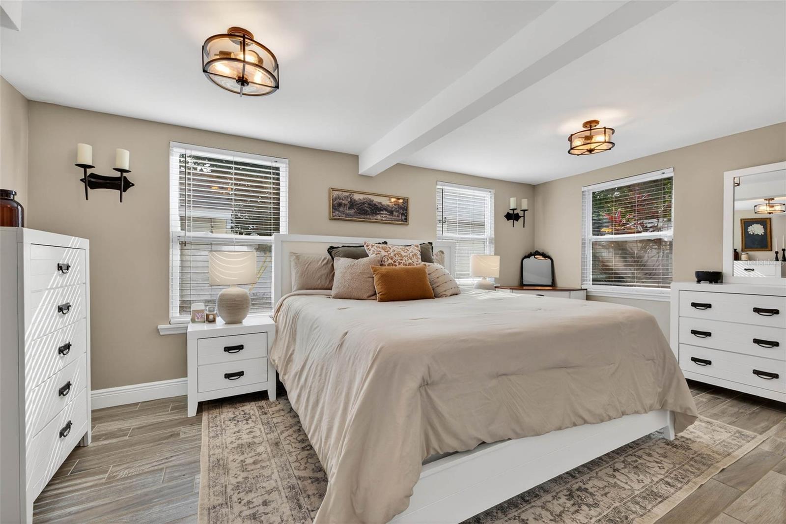 Image 11 of 33 For 718 26th Avenue N