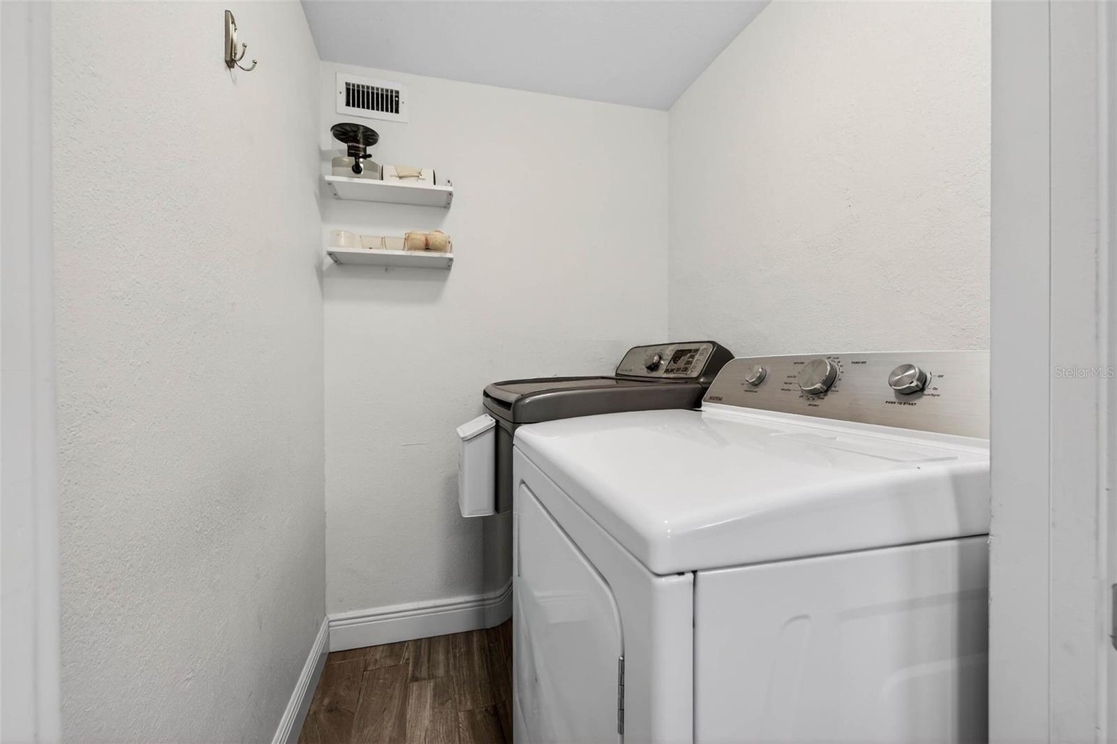 Image 13 of 33 For 718 26th Avenue N