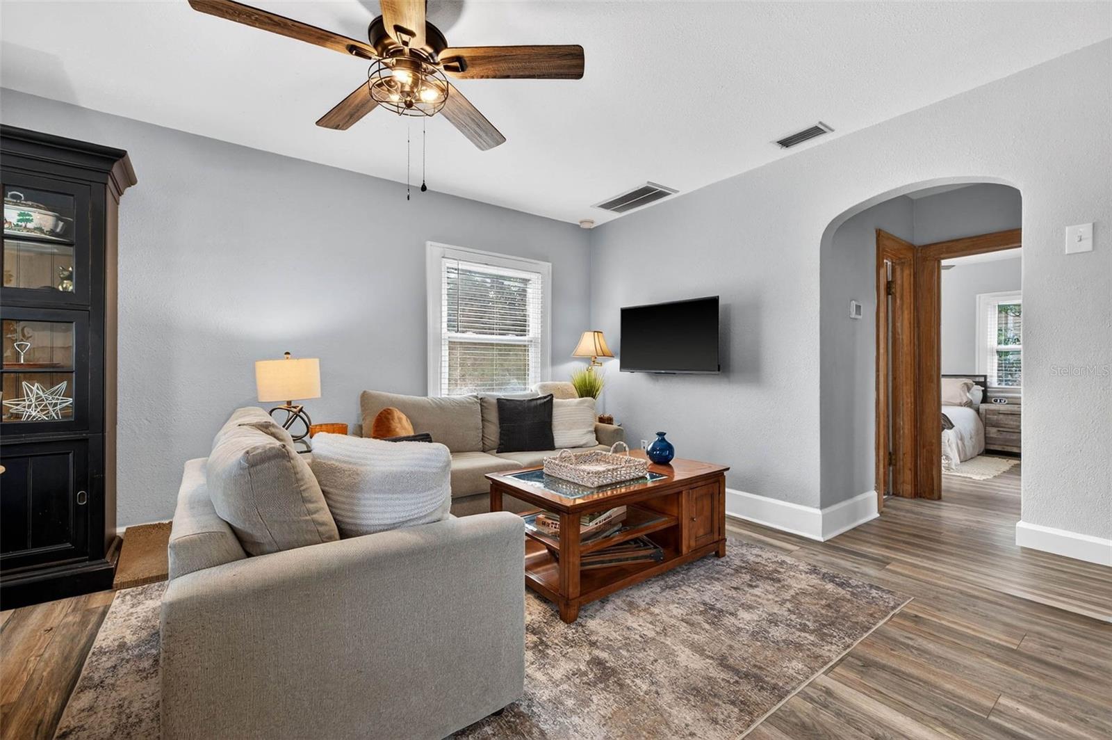 Image 15 of 33 For 718 26th Avenue N