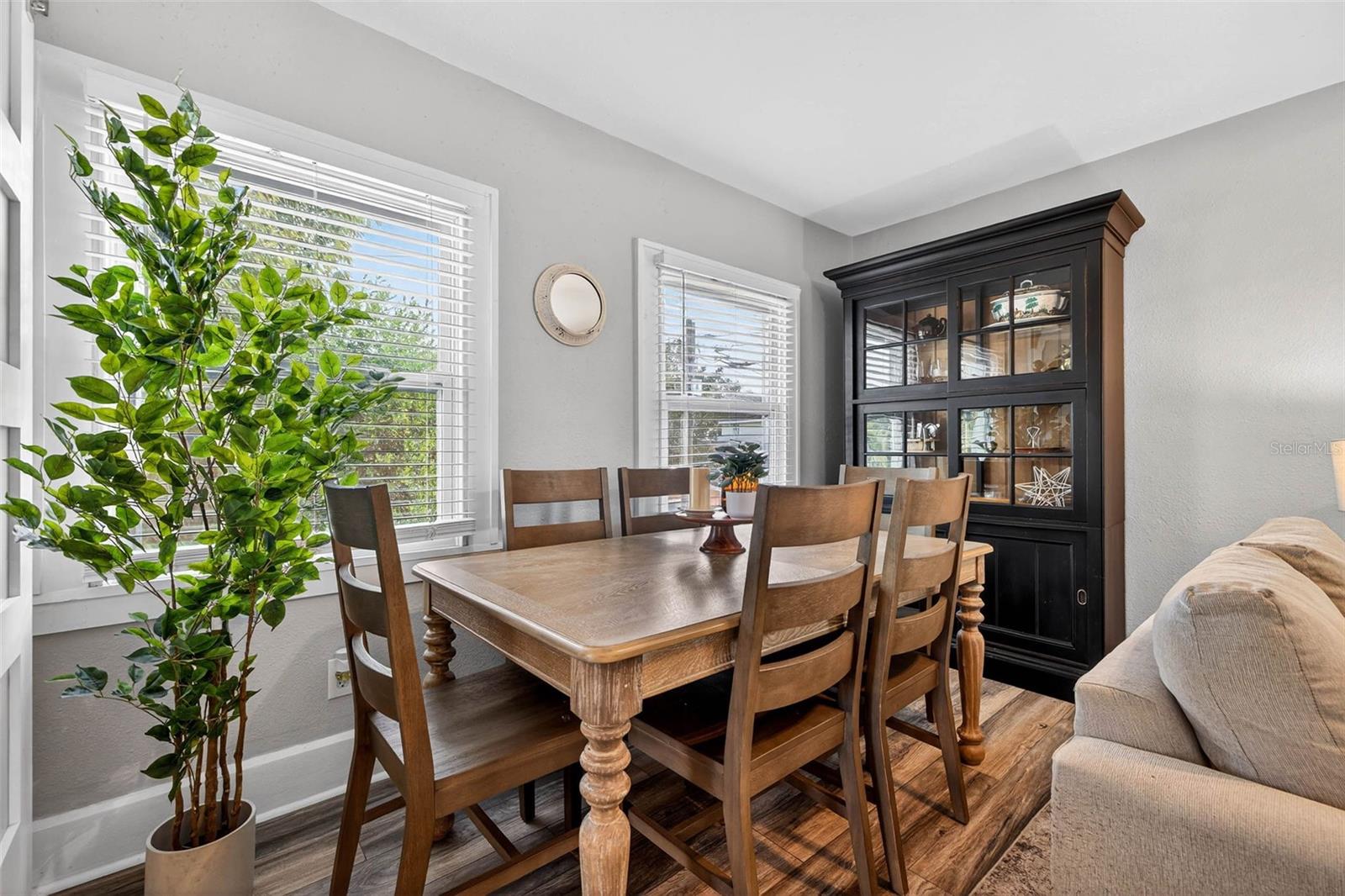 Image 16 of 33 For 718 26th Avenue N