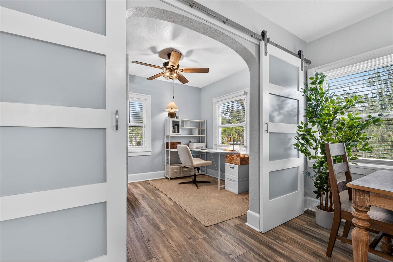 Image 17 of 33 For 718 26th Avenue N