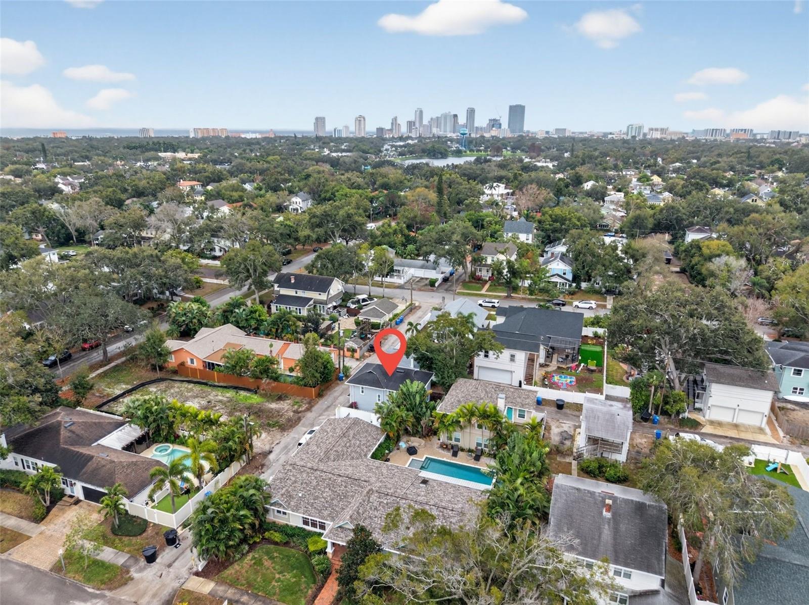 Image 3 of 33 For 718 26th Avenue N