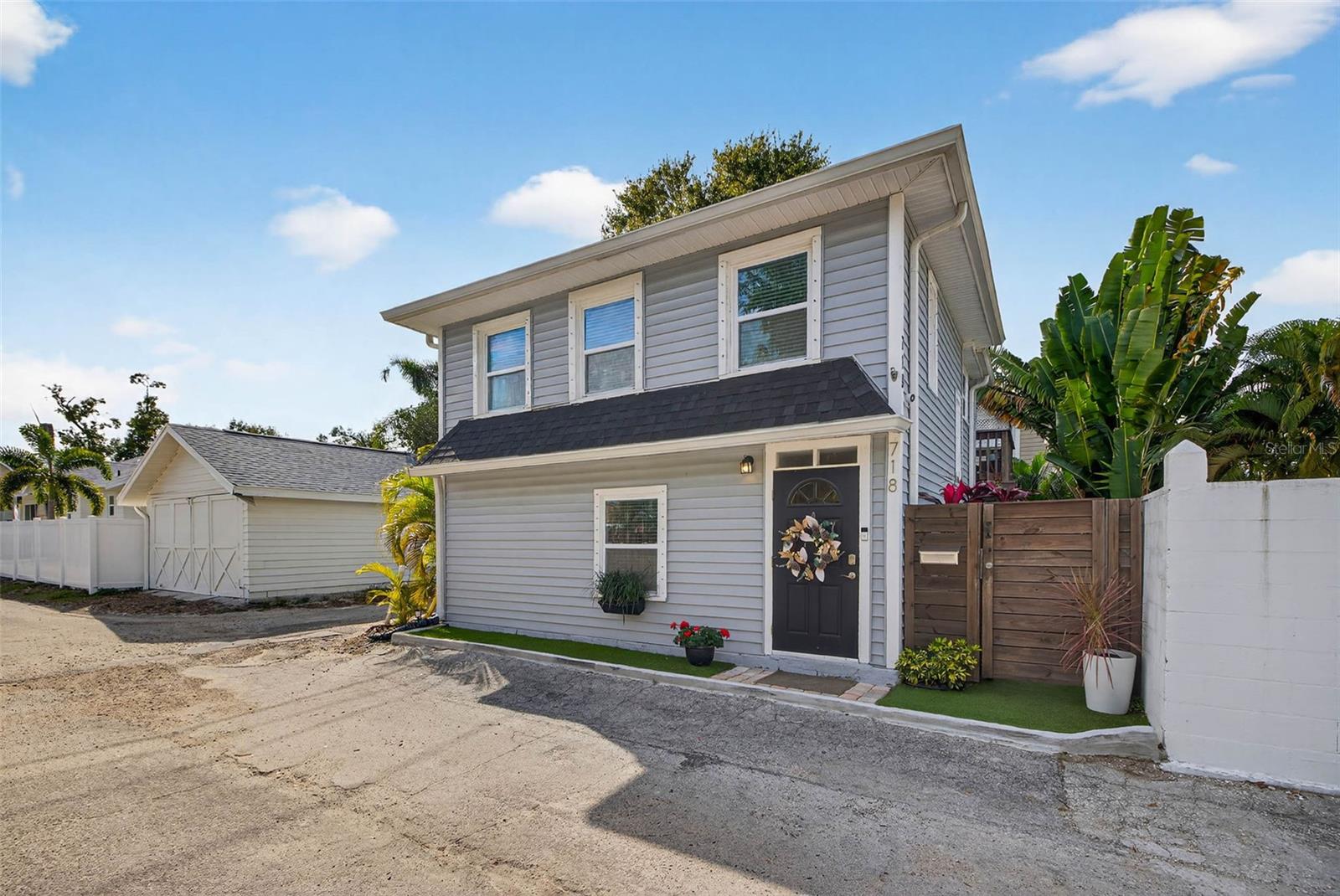 Image 4 of 33 For 718 26th Avenue N