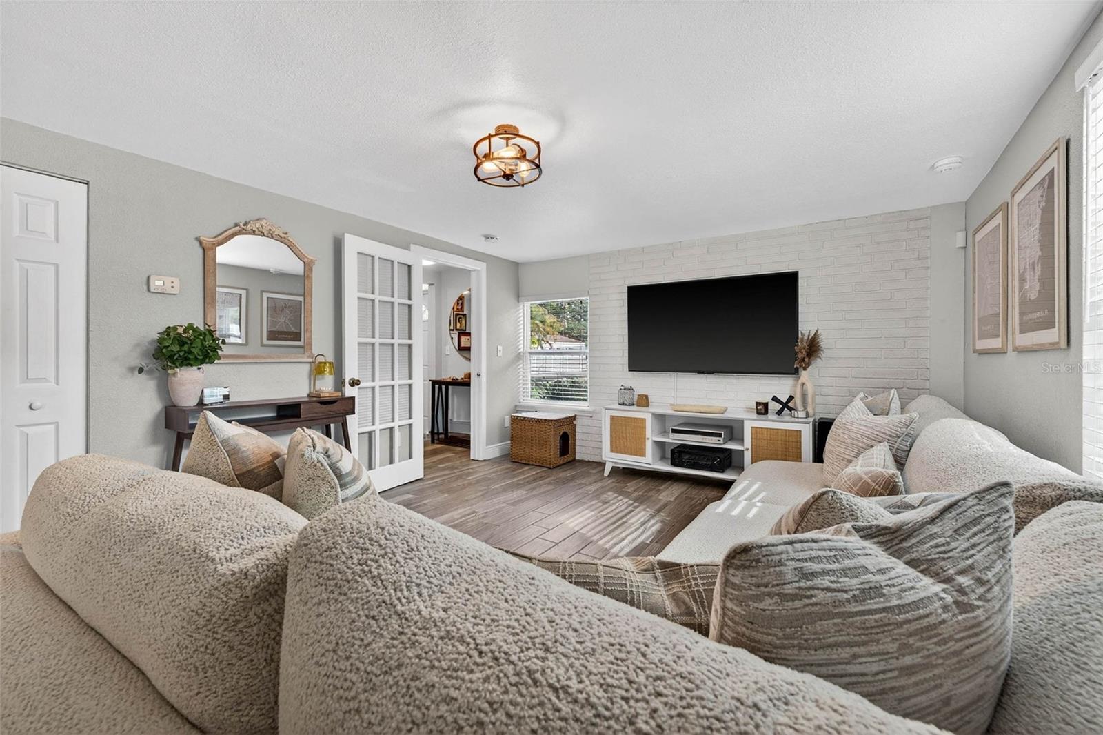 Image 8 of 33 For 718 26th Avenue N