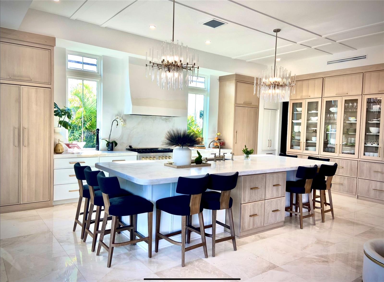 Image 12 of 74 For 4923 San Rafael Street