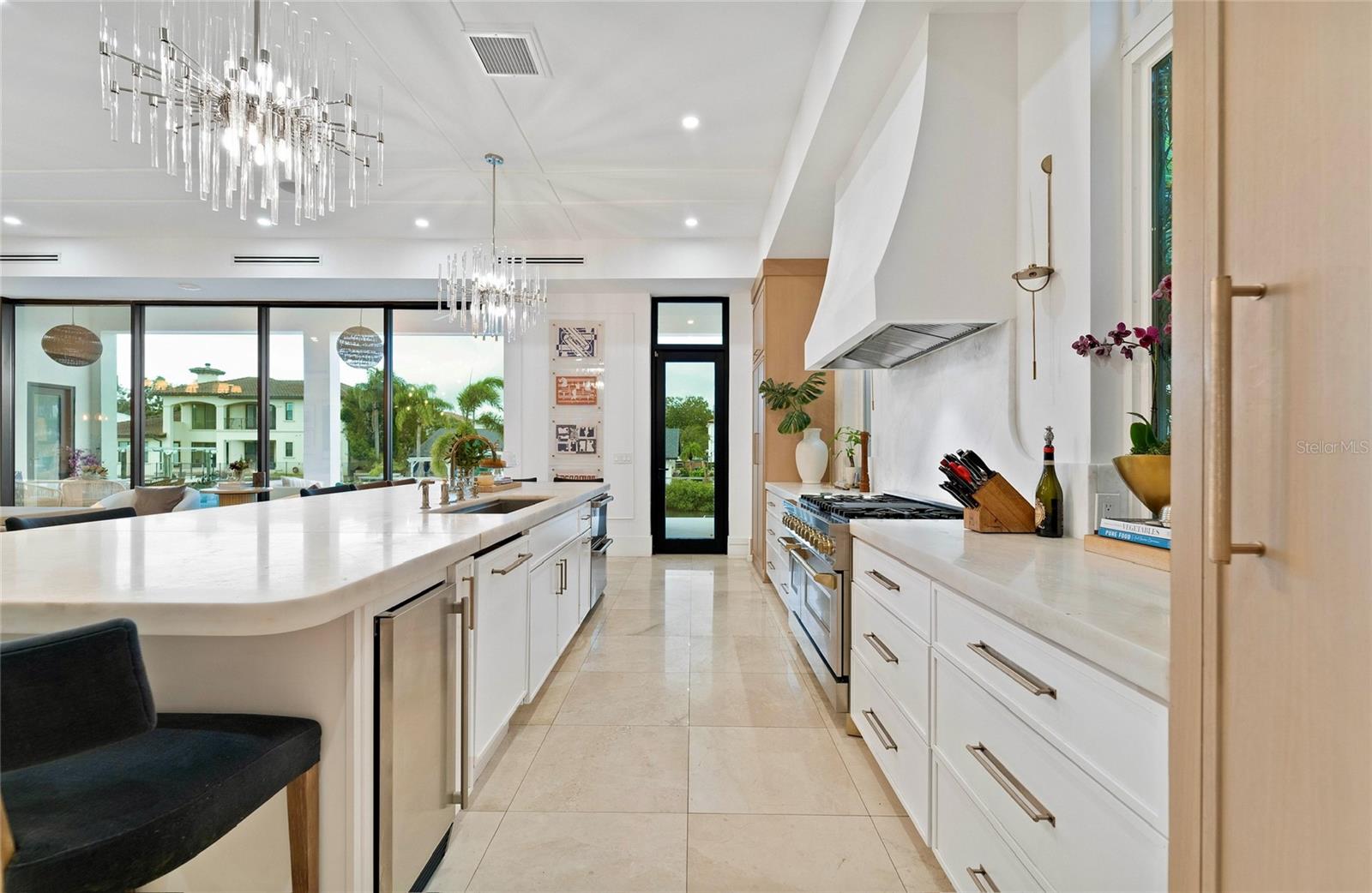 Image 14 of 74 For 4923 San Rafael Street