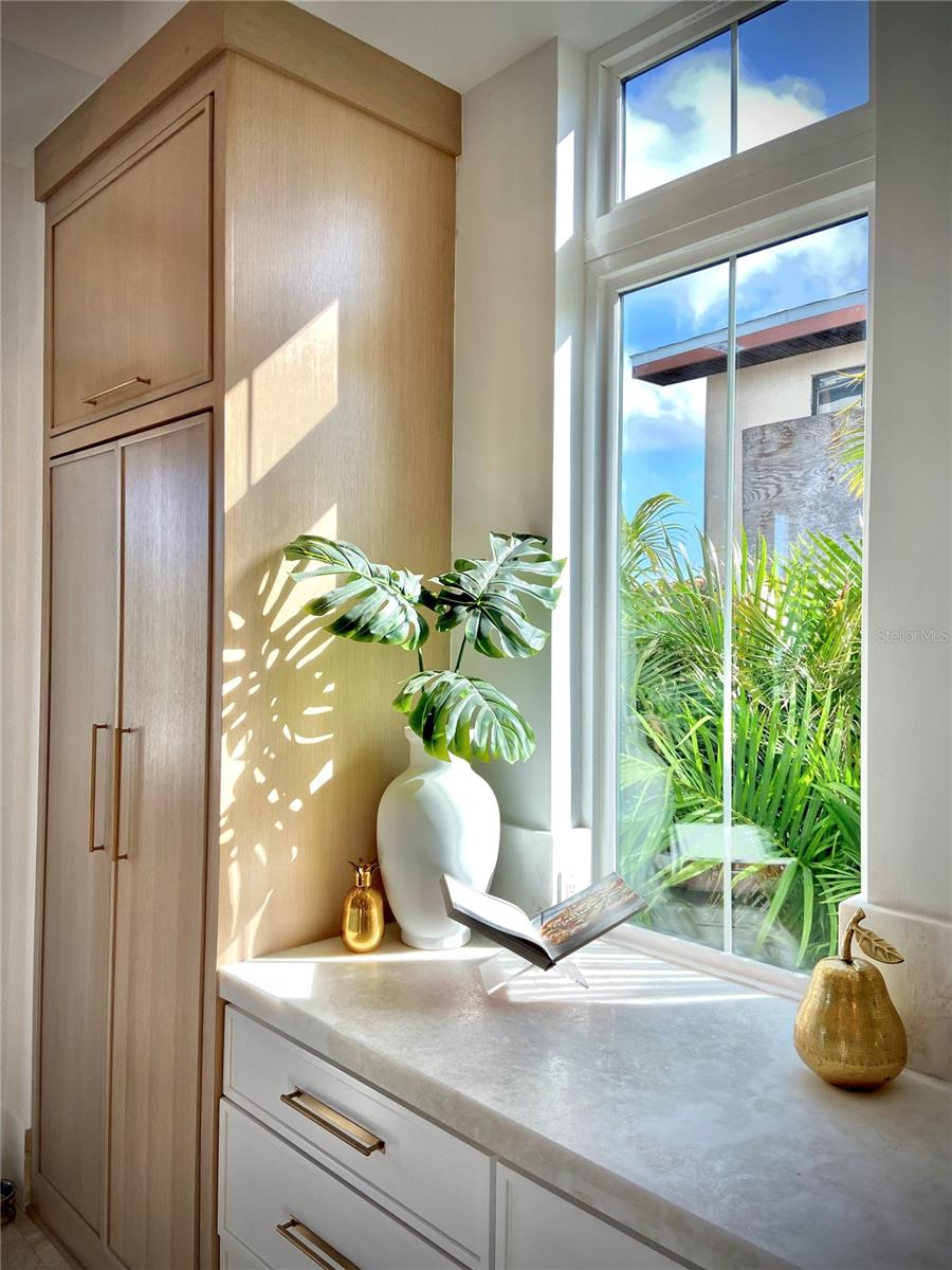 Image 16 of 74 For 4923 San Rafael Street