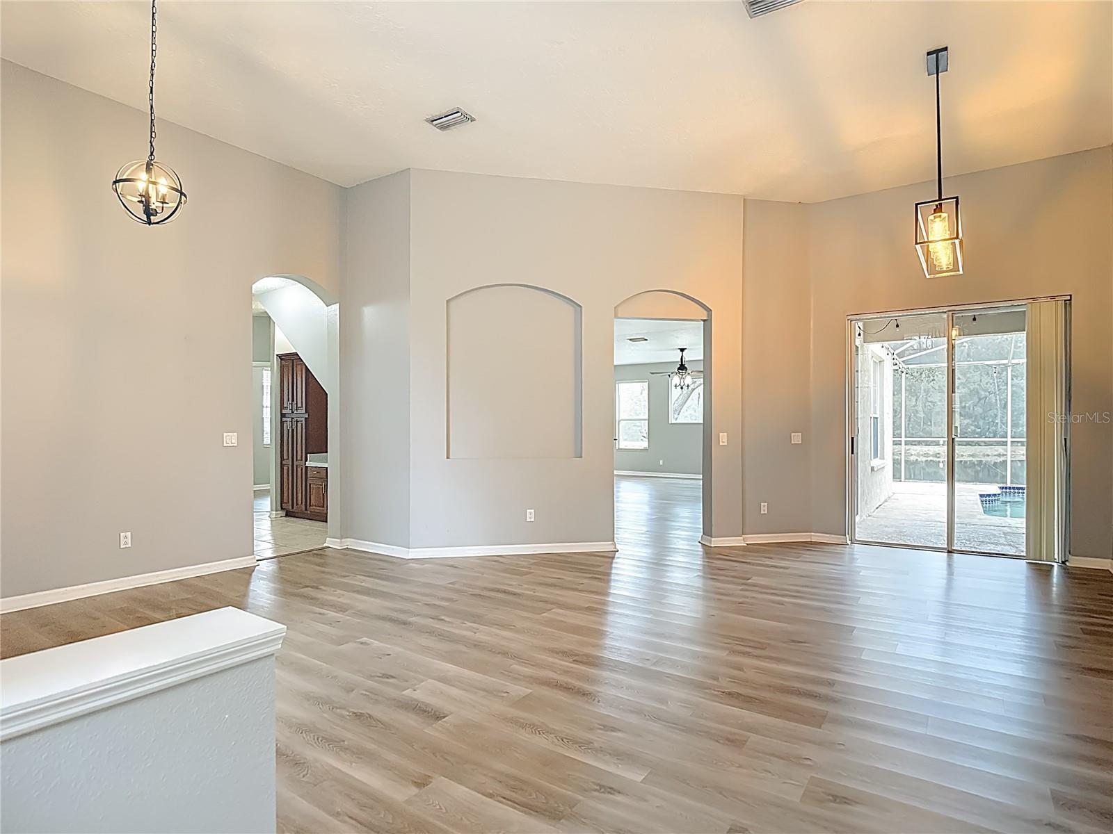 Image 10 of 87 For 8521 Bramwell Way