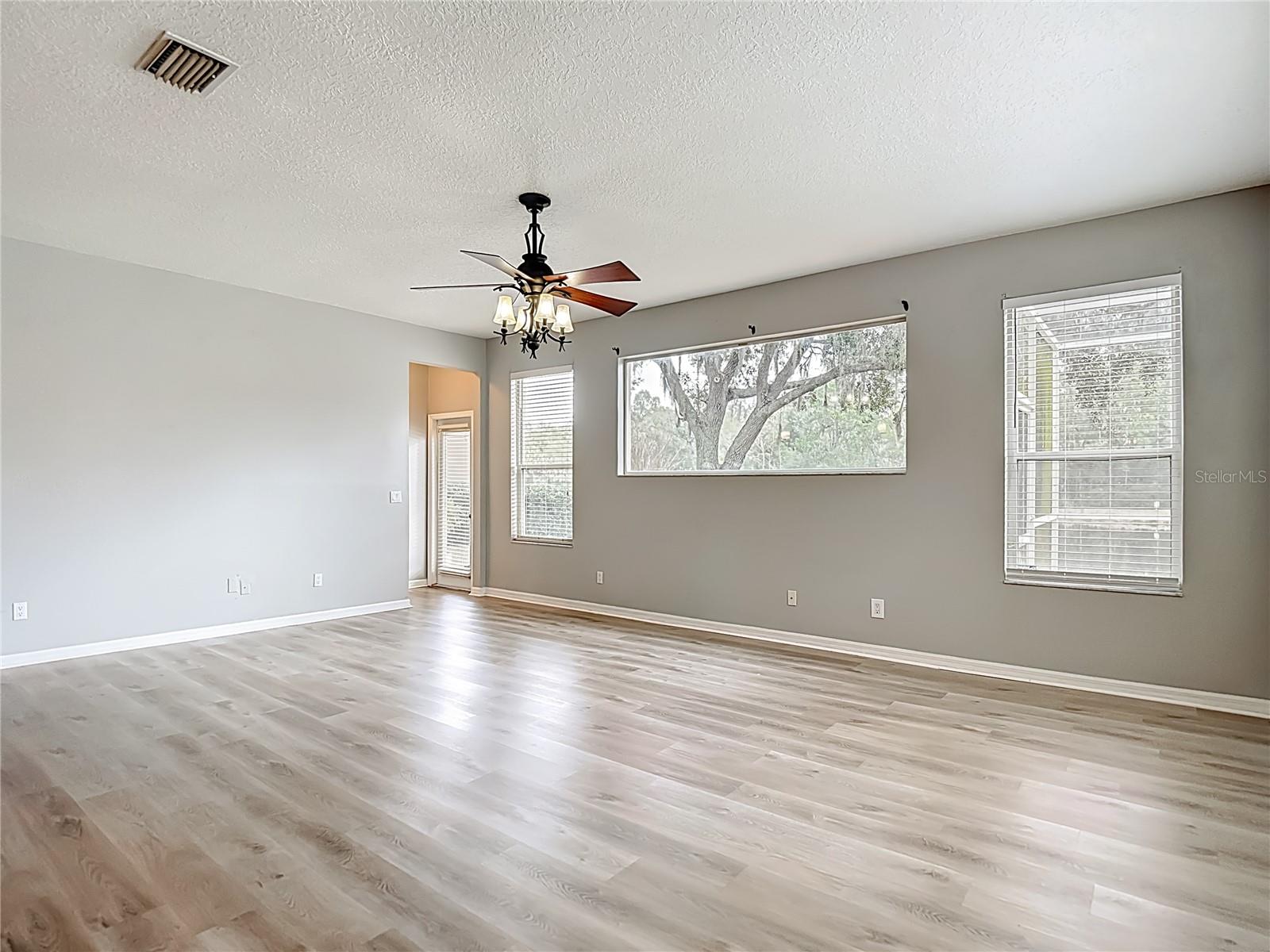 Image 31 of 87 For 8521 Bramwell Way