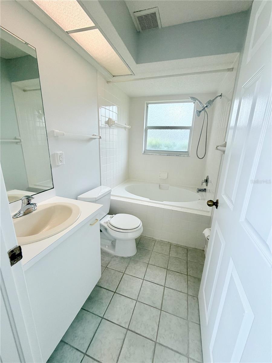 Image 14 of 28 For 20 Emerald Bay Drive