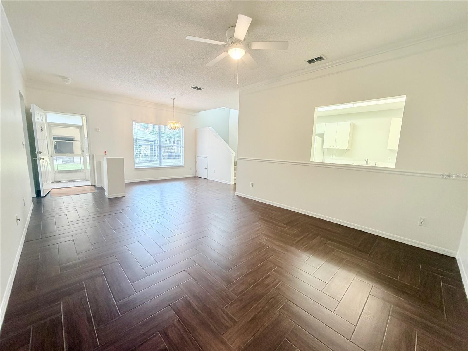 Image 19 of 28 For 20 Emerald Bay Drive