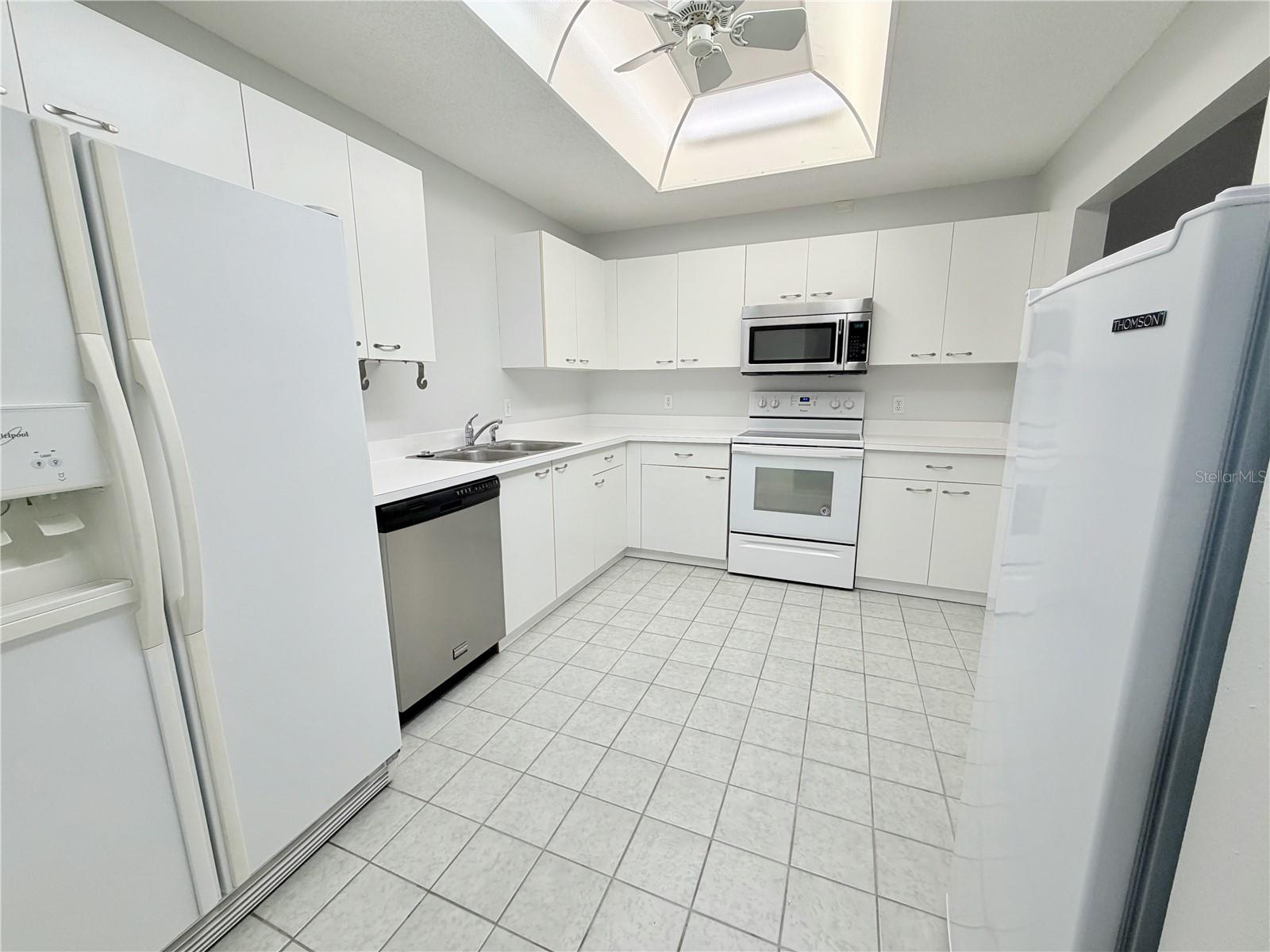 Image 3 of 28 For 20 Emerald Bay Drive