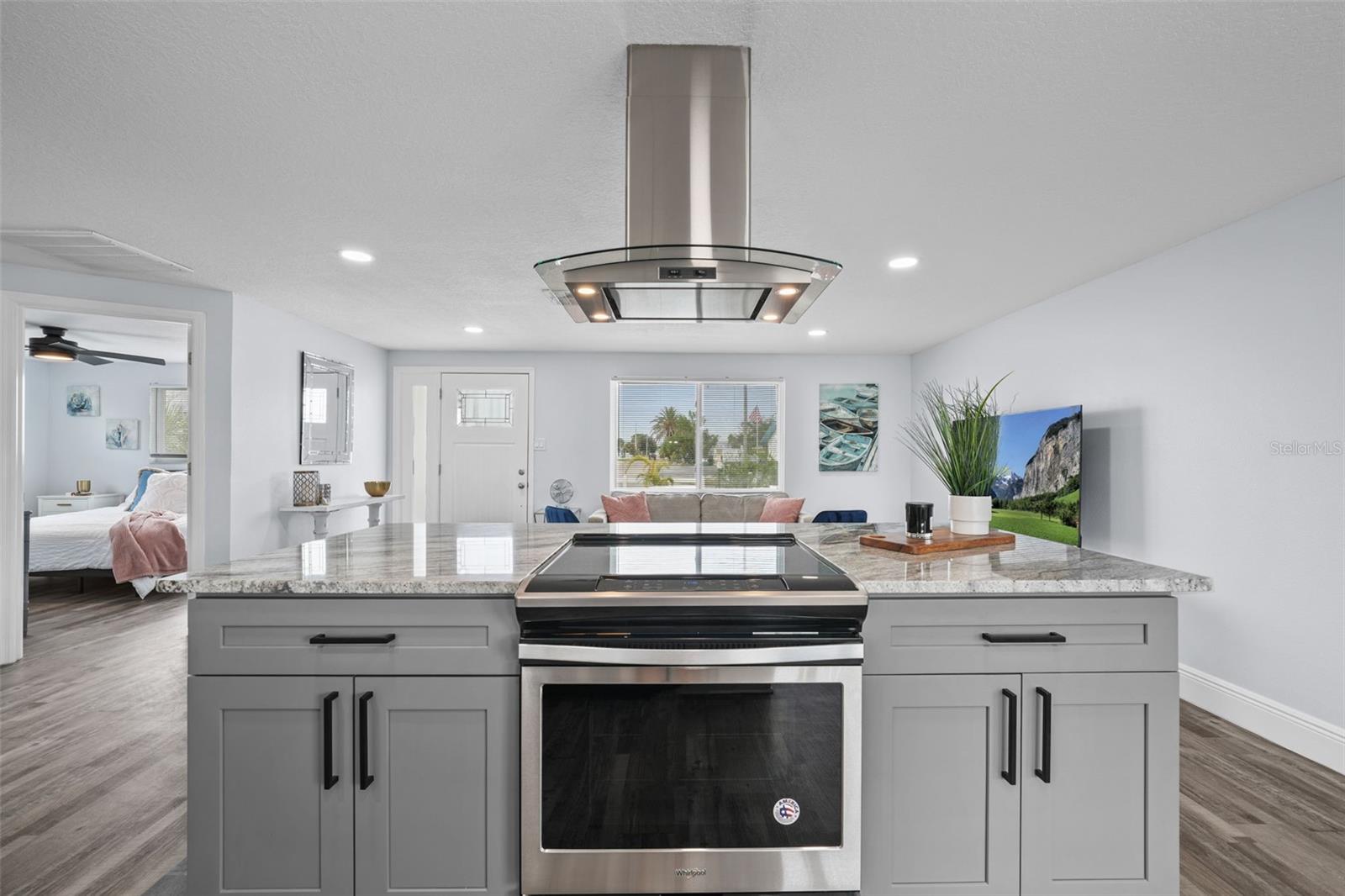 Image 16 of 96 For 13704 Veronica Drive