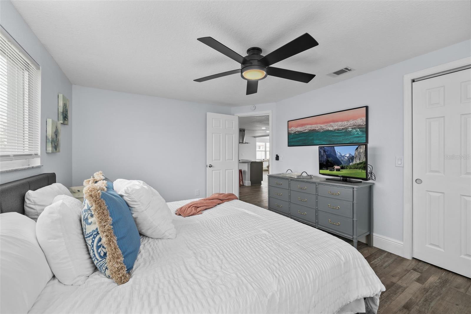 Image 28 of 96 For 13704 Veronica Drive