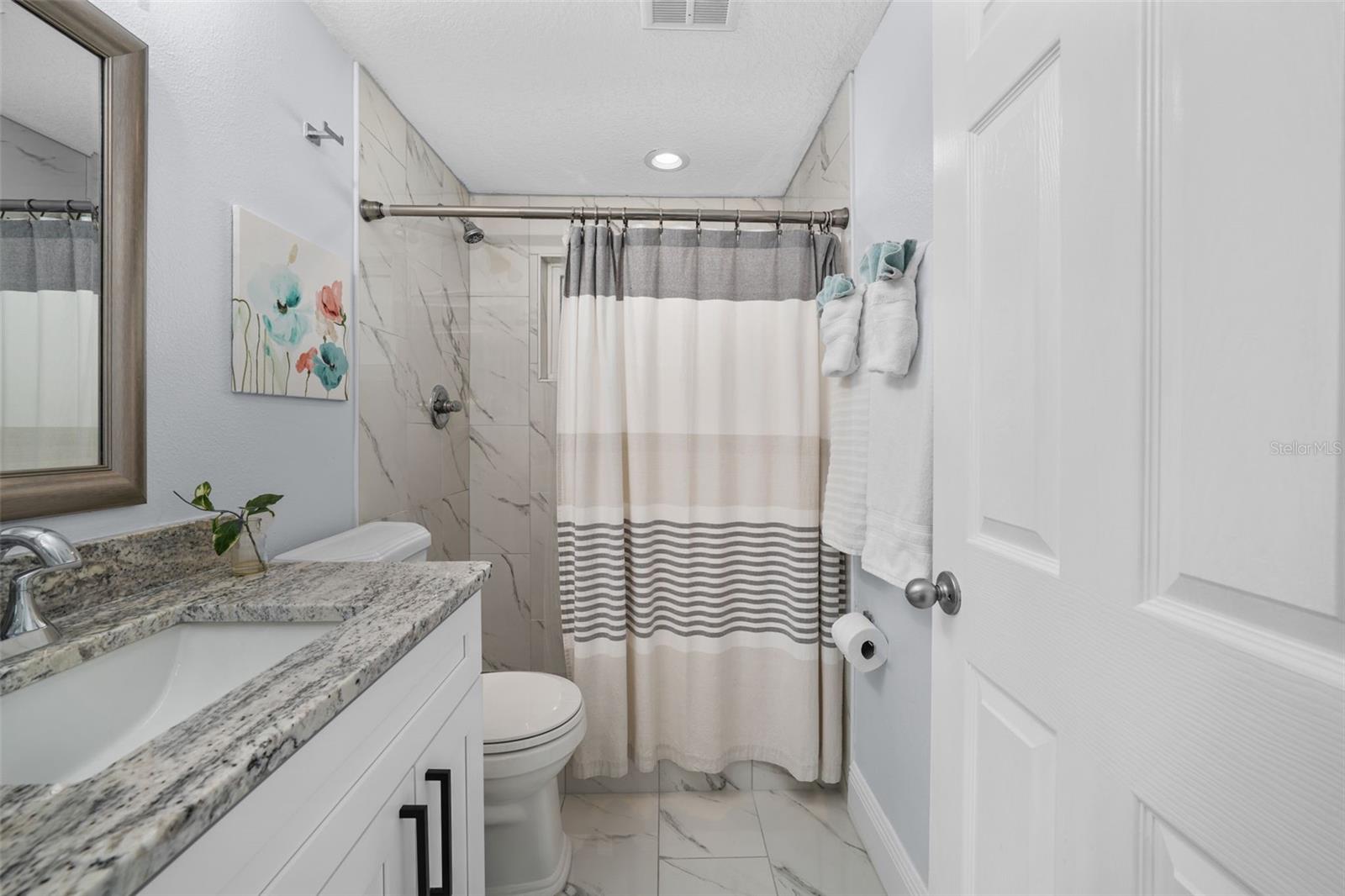 Image 32 of 96 For 13704 Veronica Drive