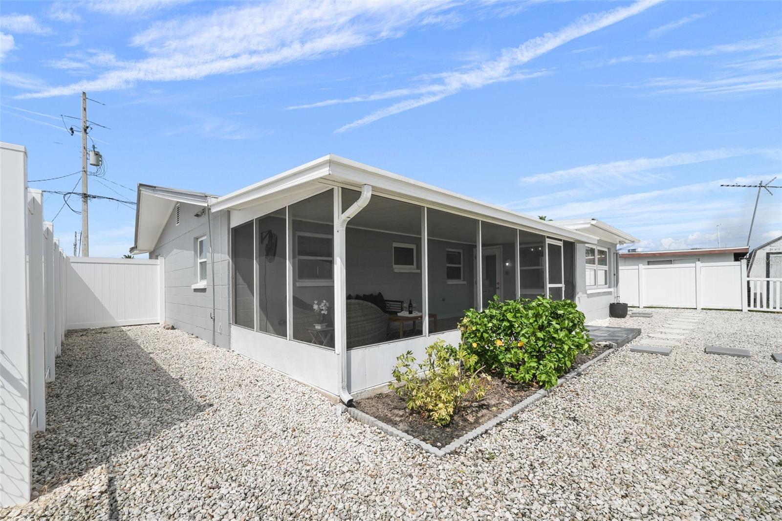 Image 50 of 96 For 13704 Veronica Drive