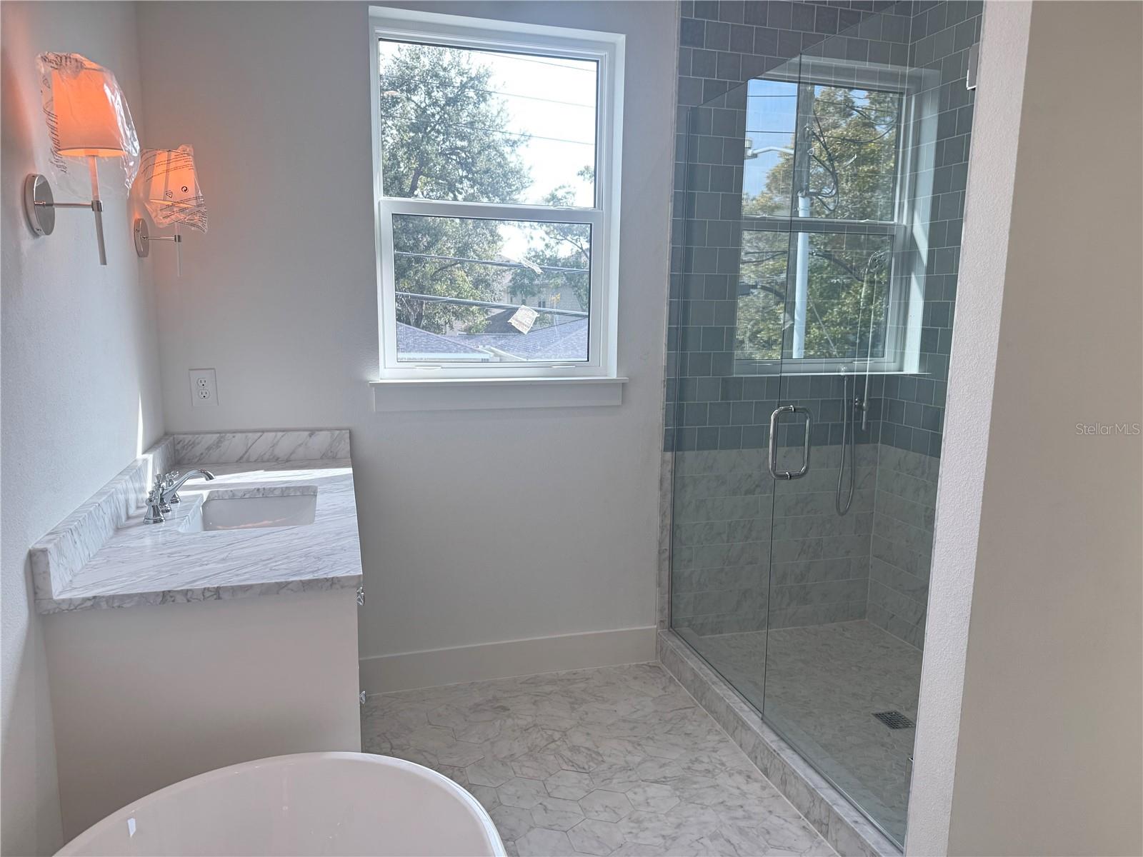 Listing photo id 9 for 3301 Iowa  