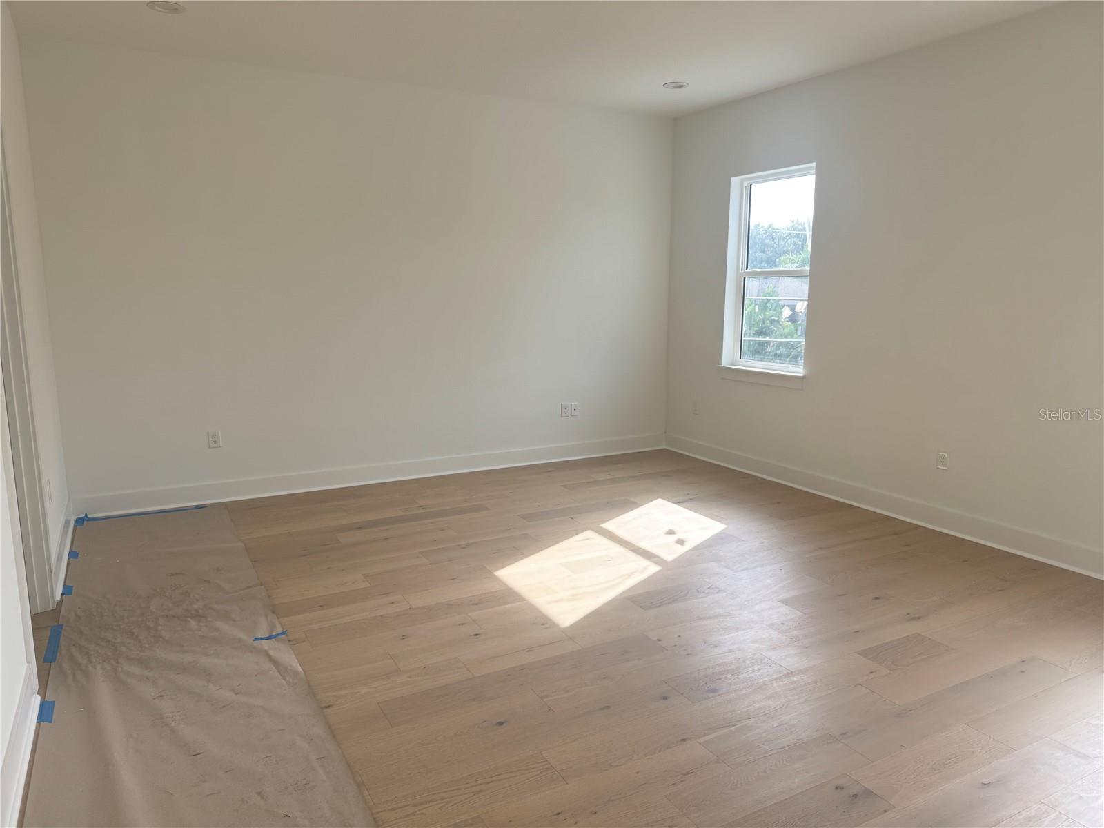 Listing photo id 7 for 3301 Iowa  