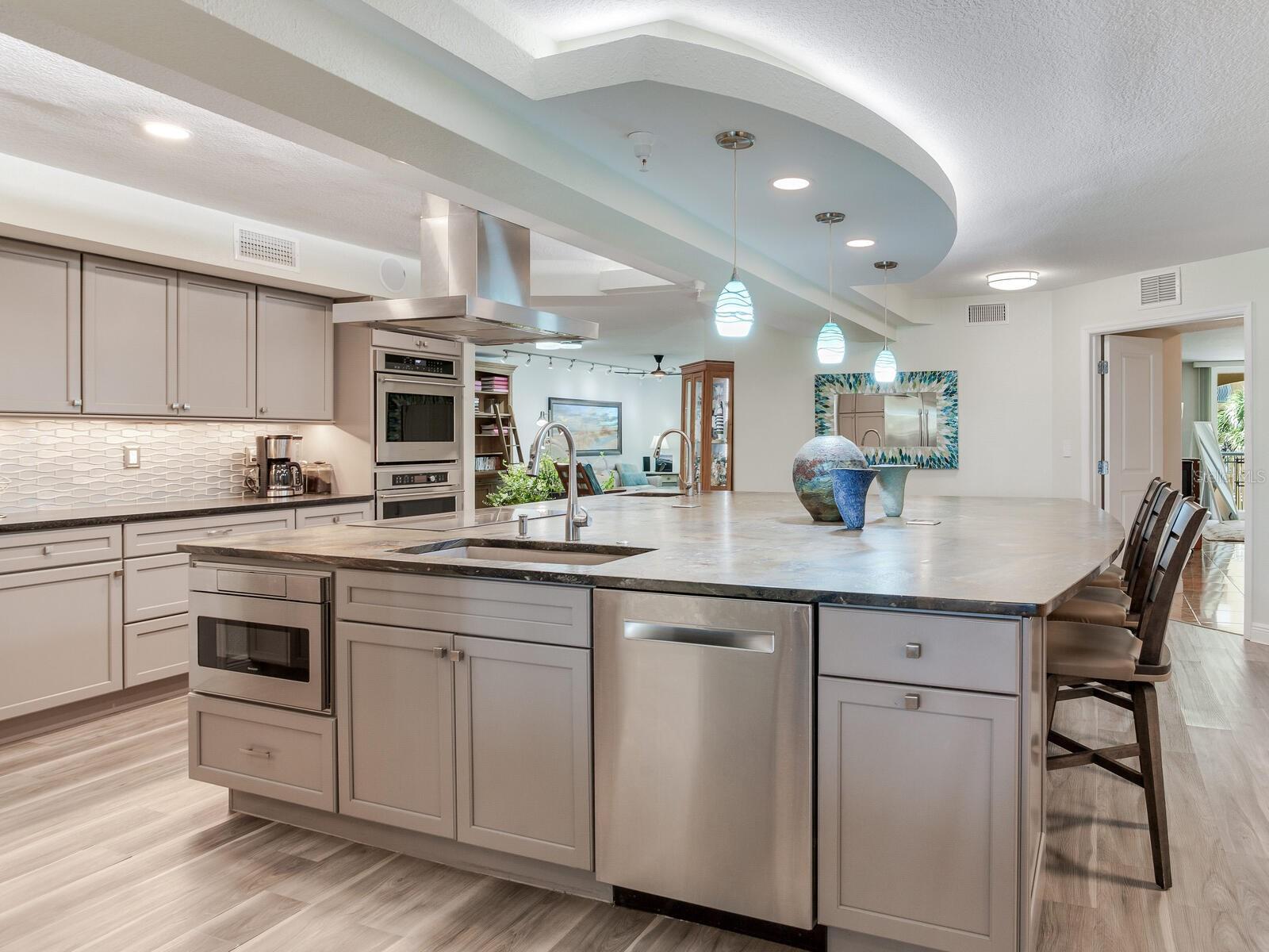 Image 20 of 92 For 5353 Gulf Boulevard B202