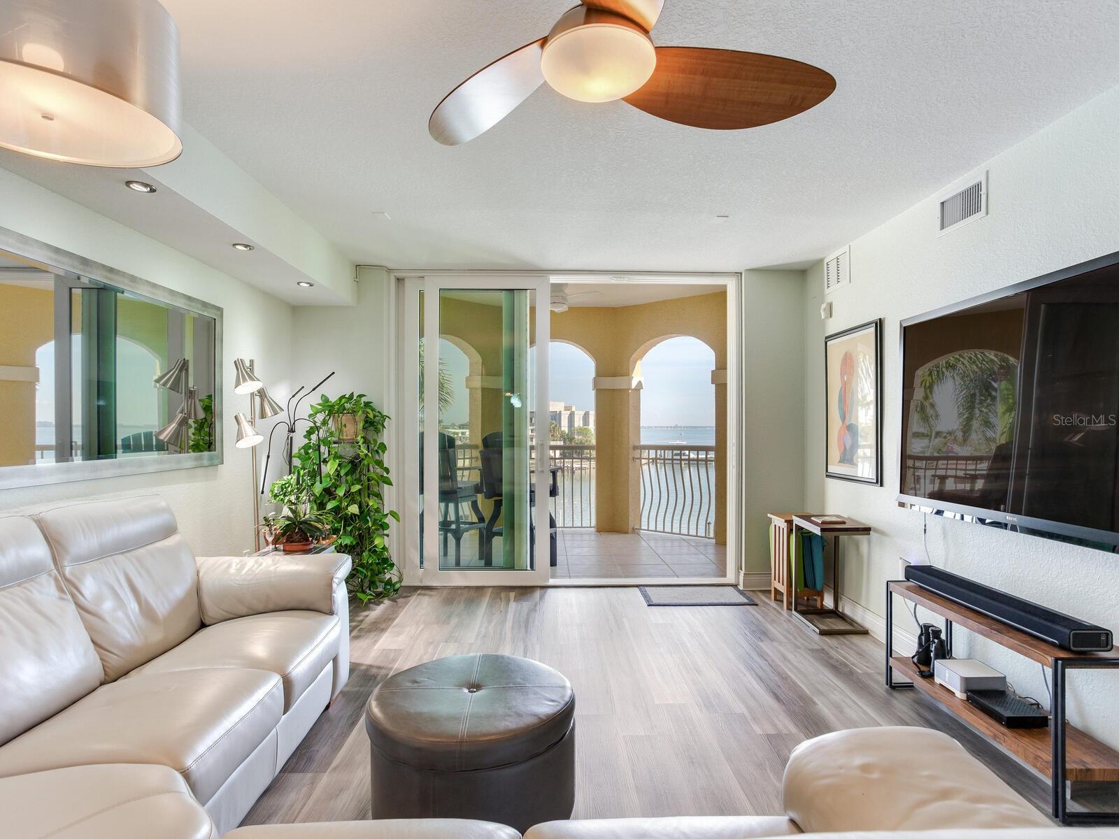 Image 31 of 92 For 5353 Gulf Boulevard B202