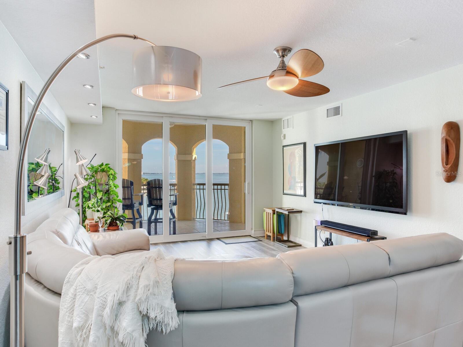 Image 4 of 92 For 5353 Gulf Boulevard B202