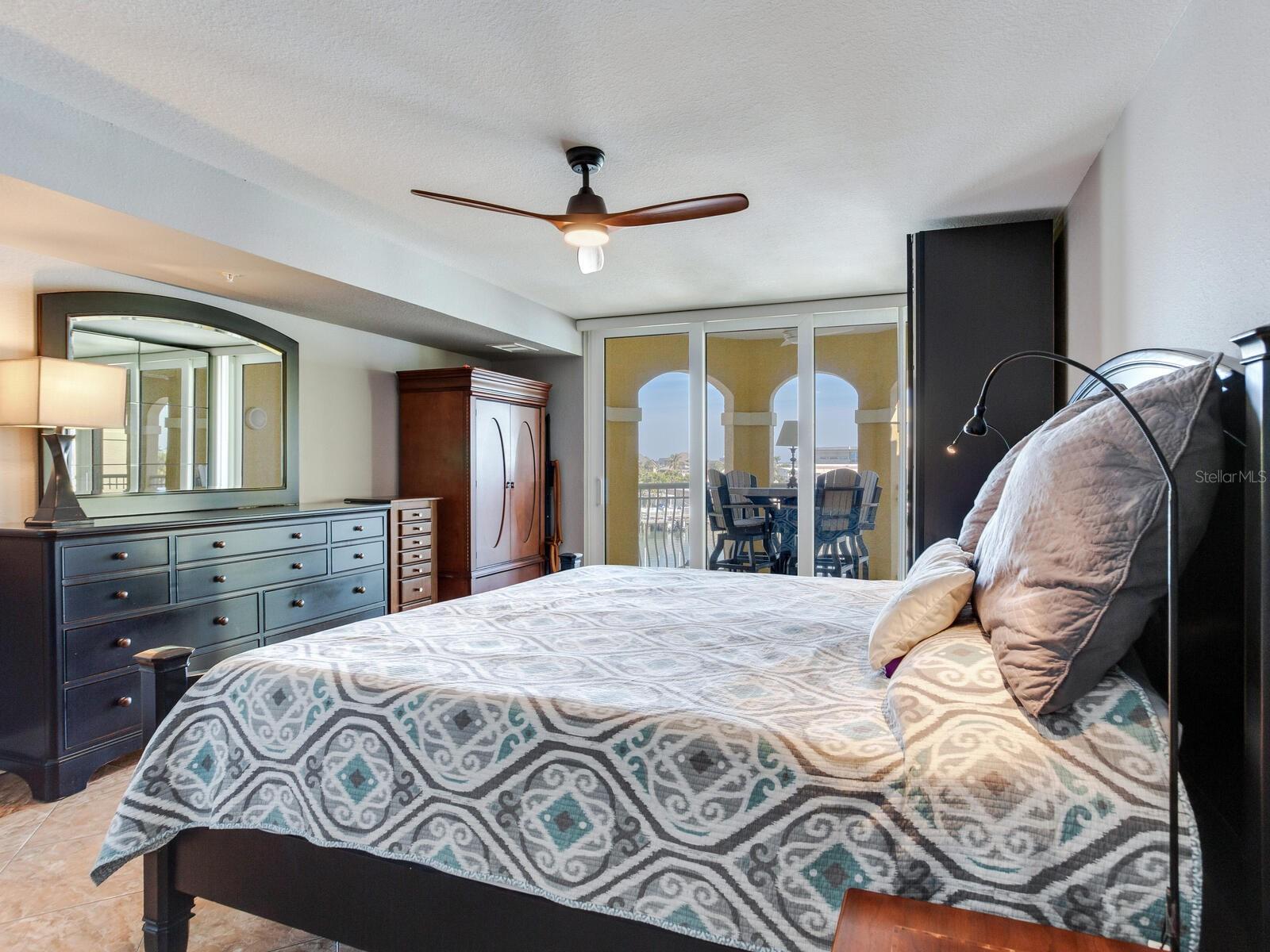 Image 40 of 92 For 5353 Gulf Boulevard B202