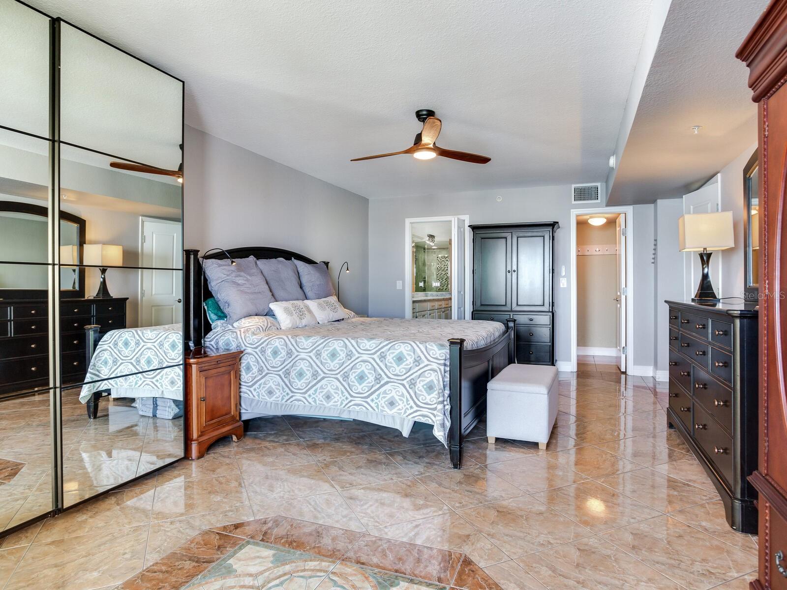 Image 43 of 92 For 5353 Gulf Boulevard B202