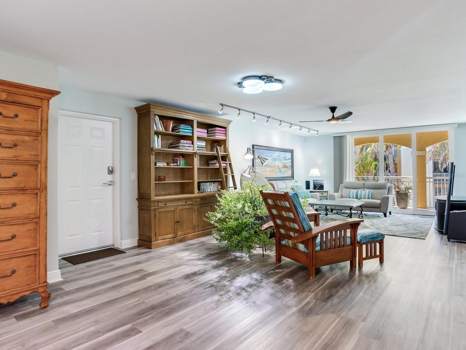 Image 49 of 92 For 5353 Gulf Boulevard B202