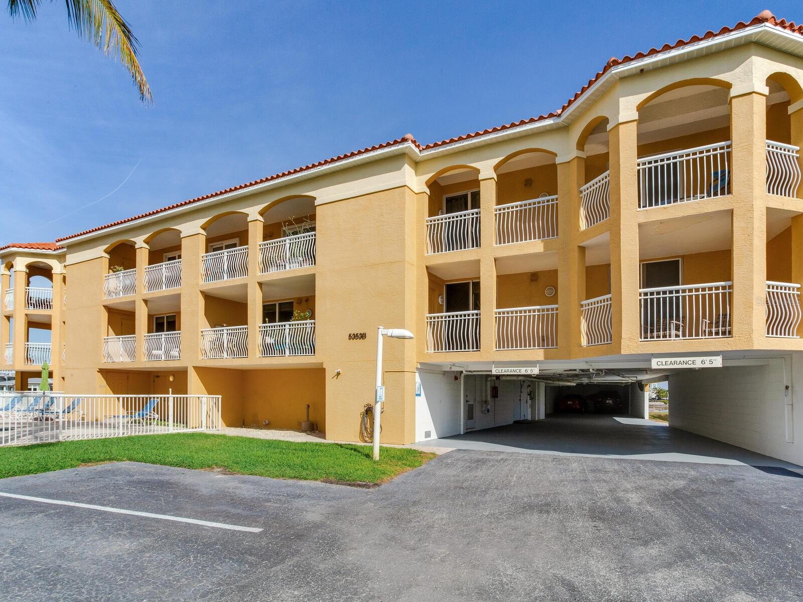 Image 69 of 92 For 5353 Gulf Boulevard B202