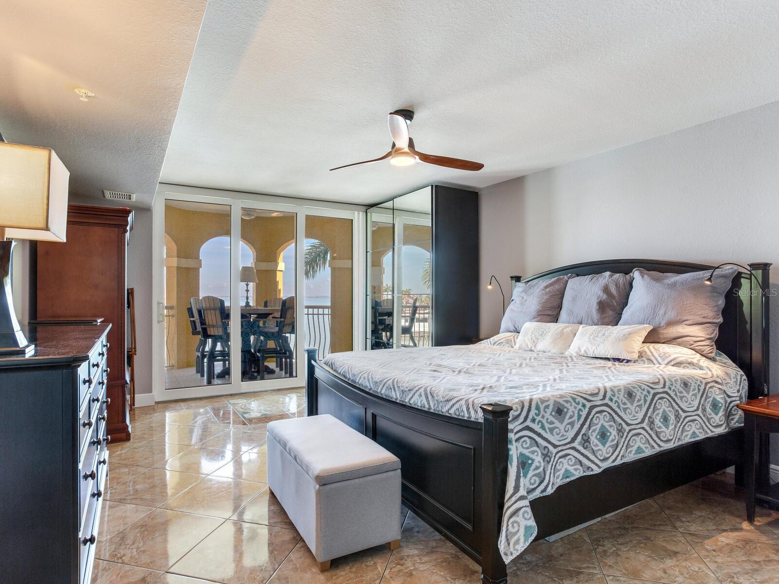 Image 7 of 92 For 5353 Gulf Boulevard B202