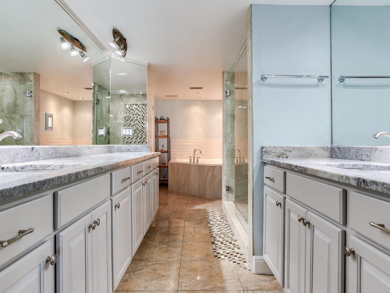 Image 8 of 92 For 5353 Gulf Boulevard B202