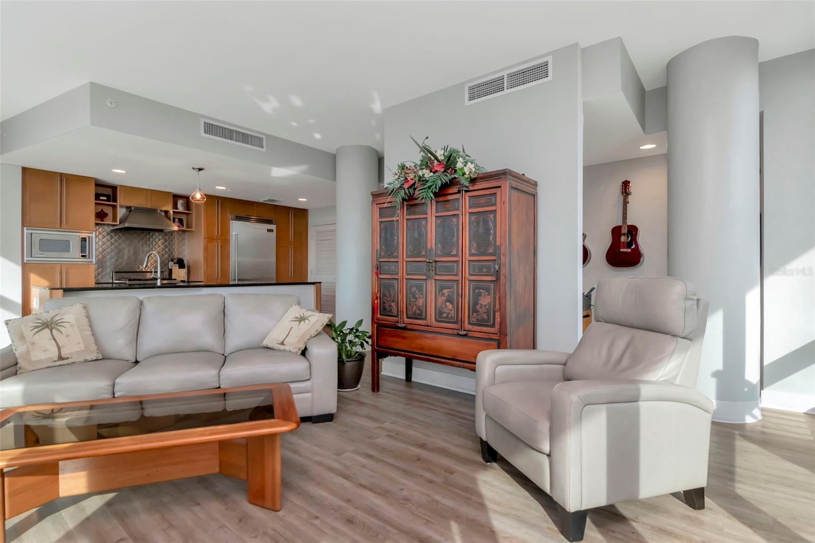 Listing photo id 11 for 1208 Kennedy  #914